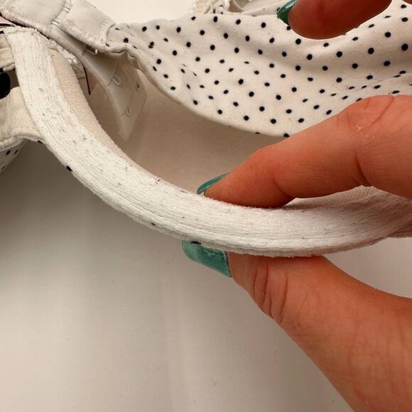 Victoria’s Secret Body By Victoria Polka Dot Lined Perfect Coverage Bra 32DD - Picture 4 of 6